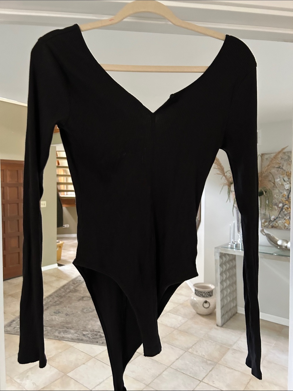 Ribbed Long-Sleeve Scoop Bodysuit in Black L